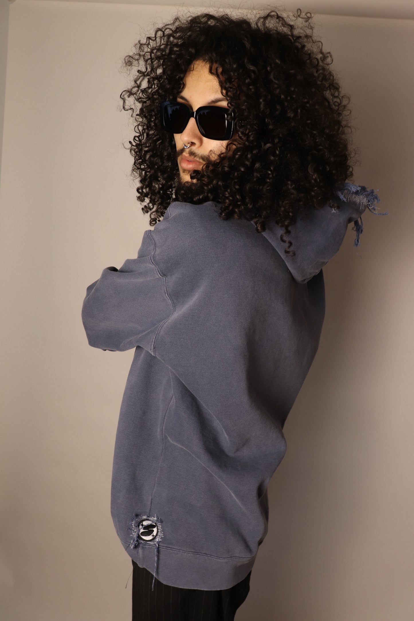 DISTRESSED TRAVELING STAR HOODIE