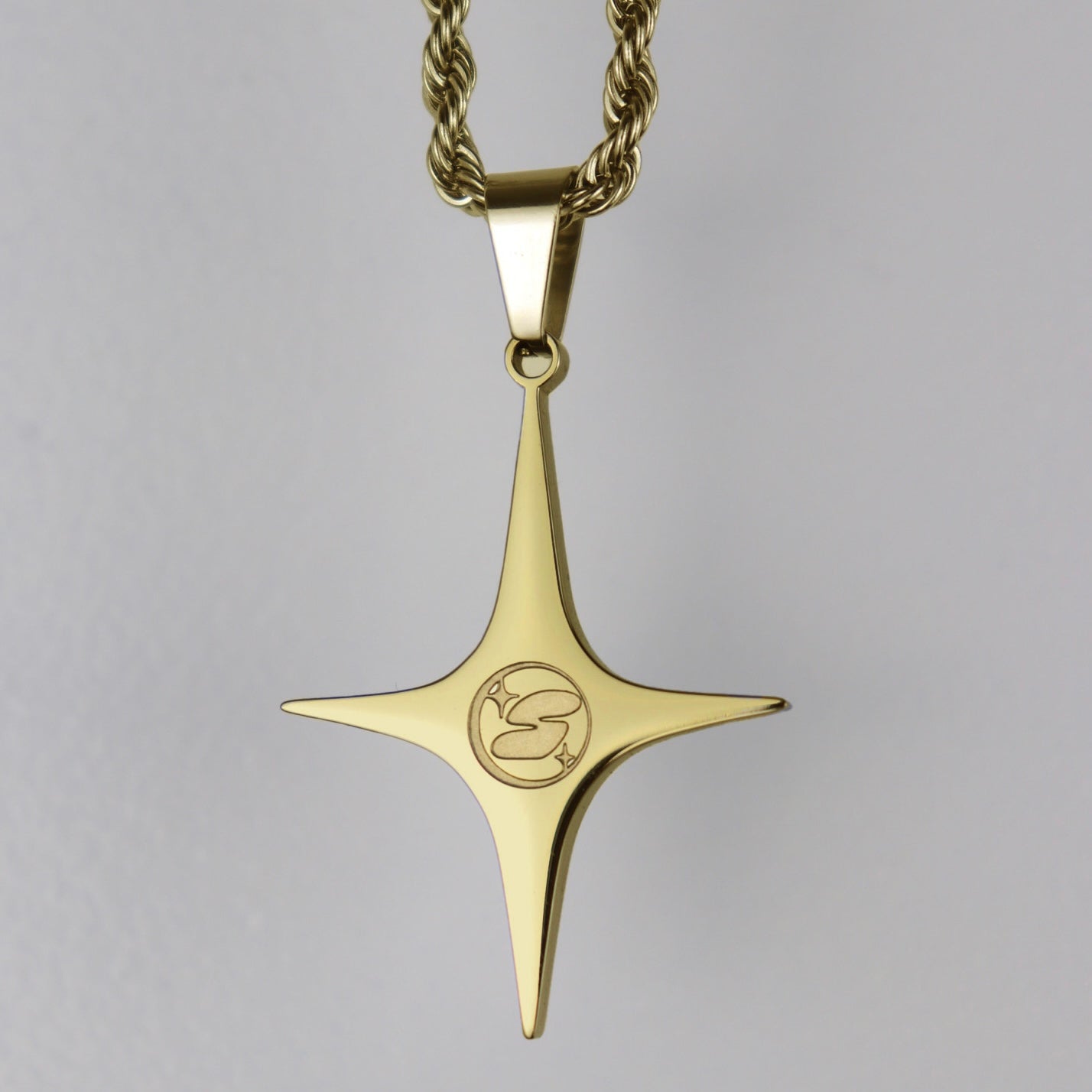 GOLDEN STAR PENDANT